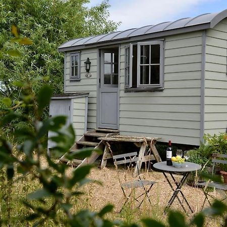 The Shepherd'S Hut @ Chichester Cottage Exterior foto