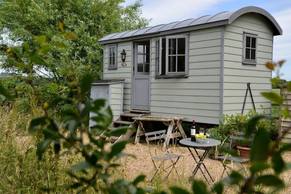 The Shepherd'S Hut @ Chichester Cottage Exterior foto